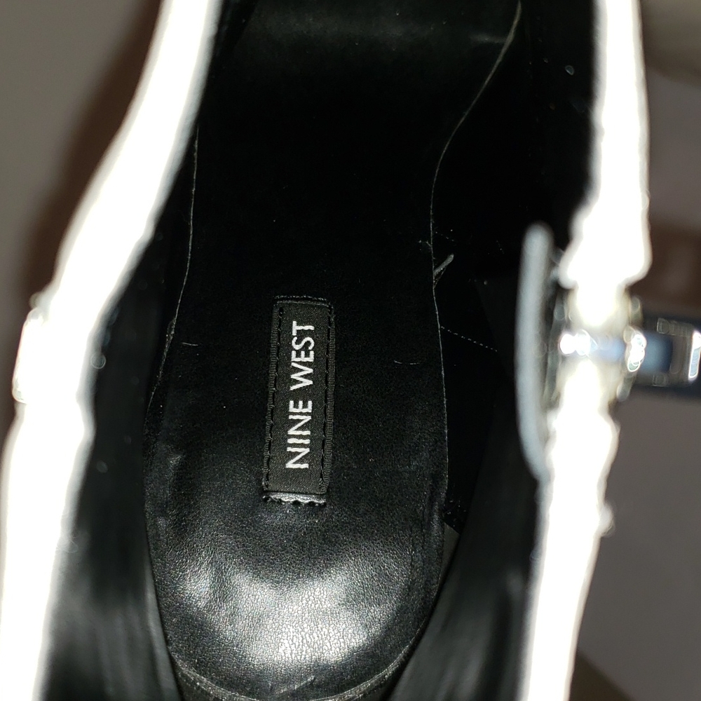 Nine West ankle boots/booties size 9.  Excellent pre owned condition. - Picture 8 of 8
